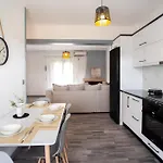 Dimitris House * Perivolion