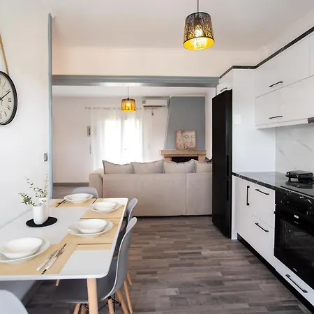 Dimitris House * Perivolion